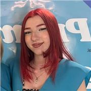 Profesora de variedad de asignaturas como Matemáticas, Lengua, Inglés o Valenciano, entre muchísimas otras. Experiencia con niños